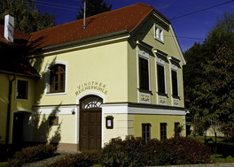Nach umfangreichen Renovierungsarbeiten wurde im Jahre 1994 die „Vinothek Reichermühle“ eröffnet. Nach umfangreichen Renovierungsarbeiten wurde im Jahre 1994 die „Vinothek Reichermühle“ eröffnet.